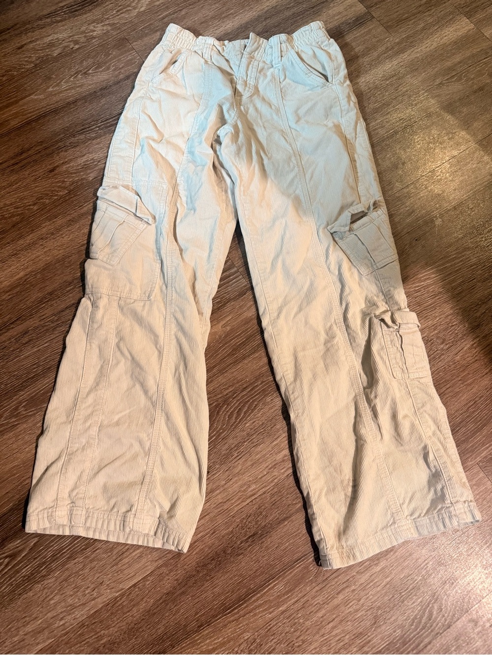 BDG Women’s Y2K Wide Leg Cargo Pants in Light Beige